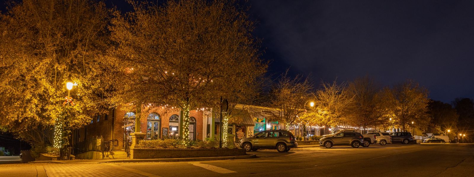 old-town-lilburn-night